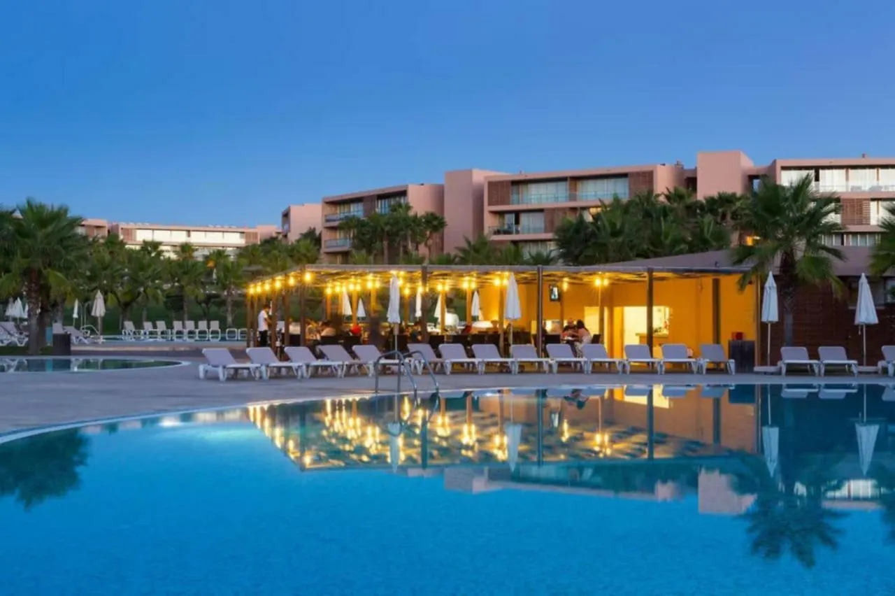 אלבופיירה Apartamento Salgados Beach דירה